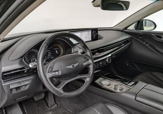 Подержанный автомобиль Genesis G80 2021 года (15 фото)