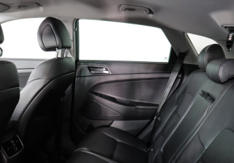 Подержанный автомобиль Hyundai Tucson 2016 года (10 фото)