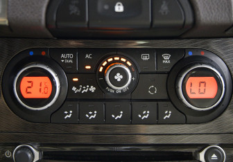 Подержанный автомобиль Renault Koleos 2012 года (14 фото)