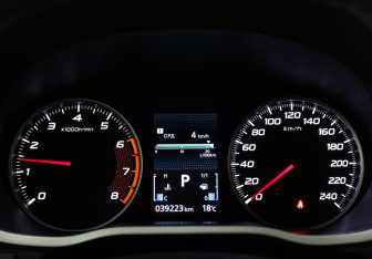 Подержанный автомобиль Mitsubishi Eclipse Cross 2022 года (11 фото)