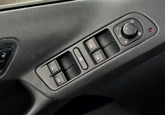 Подержанный автомобиль Volkswagen Tiguan 2011 года (15 фото)