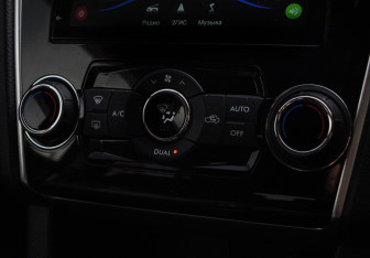 Подержанный автомобиль Subaru Levorg 2015 года (16 фото)