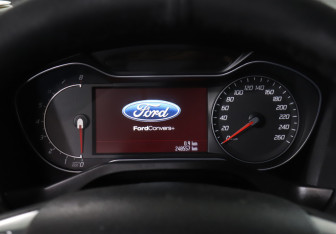 Подержанный автомобиль Ford Mondeo Sedan 2012 года (11 фото)