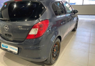Подержанный автомобиль Opel Corsa 2008 года (7 фото)