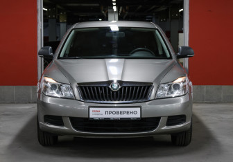 Подержанный автомобиль Skoda Octavia Liftback 2011 года (2 фото)