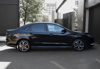 Подержанный автомобиль Kaiyi E5 2023 года (4 фото)