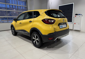 Подержанный автомобиль Renault Kaptur 2018 года (6 фото)
