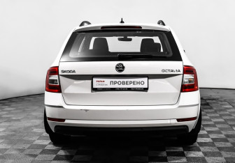 Подержанный автомобиль Skoda Octavia Wagon 2018 года (6 фото)