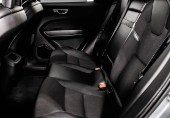 Подержанный автомобиль Volvo XC60 2018 года (13 фото)