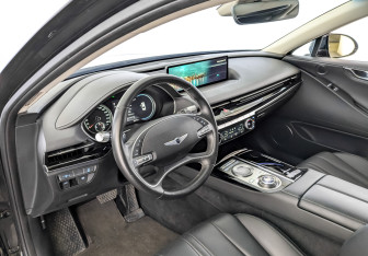 Подержанный автомобиль Genesis G80 2021 года (16 фото)