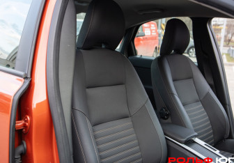 Подержанный автомобиль Volvo S40 2010 года (11 фото)