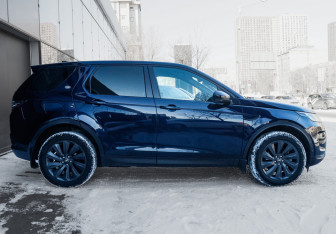Подержанный автомобиль Land Rover Discovery Sport 2021 года (4 фото)