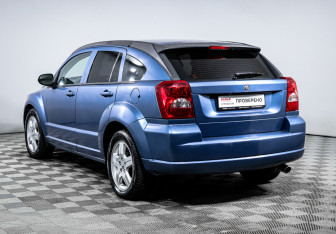 Подержанный автомобиль Dodge Caliber 2007 года (7 фото)