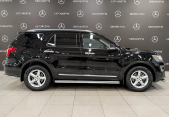 Подержанный автомобиль Ford Explorer 2016 года (4 фото)