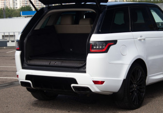 Подержанный автомобиль Land Rover Range Rover Sport 2018 года (15 фото)
