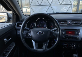 Подержанный автомобиль Kia Rio Sedan 2014 года (14 фото)