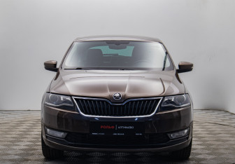 Подержанный автомобиль Skoda Rapid Liftback 2019 года (8 фото)