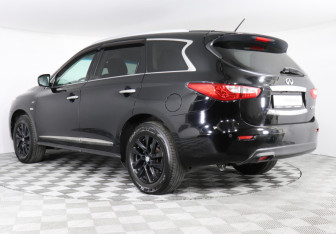Подержанный автомобиль Infiniti QX60 2015 года (7 фото)