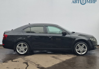 Подержанный автомобиль Skoda Octavia Liftback 2013 года (4 фото)