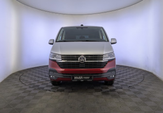Подержанный автомобиль Volkswagen Caravelle 2022 года (2 фото)