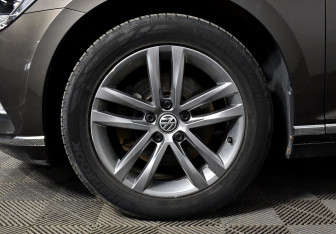 Подержанный автомобиль Volkswagen Passat Sedan 2017 года (6 фото)
