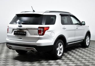 Подержанный автомобиль Ford Explorer 2017 года (5 фото)
