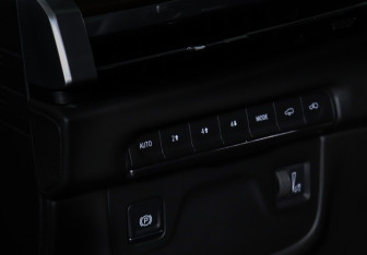 Подержанный автомобиль Cadillac Escalade Suv 2025 года (27 фото)