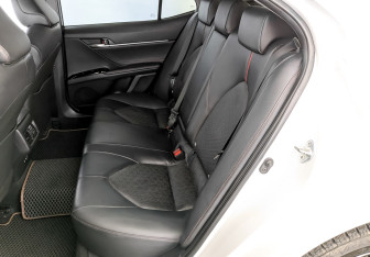 Подержанный автомобиль Toyota Camry Sedan 2020 года (12 фото)