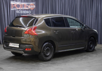 Подержанный автомобиль Peugeot 3008 2011 года (4 фото)