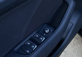 Подержанный автомобиль Audi A3 Sedan 2017 года (19 фото)