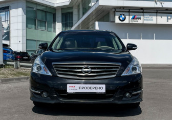 Подержанный автомобиль Nissan Teana 2013 года (2 фото)