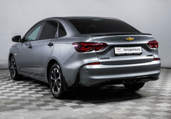 Подержанный автомобиль Chevrolet Monza 2023 года (7 фото)