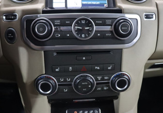 Подержанный автомобиль Land Rover Discovery 2014 года (22 фото)