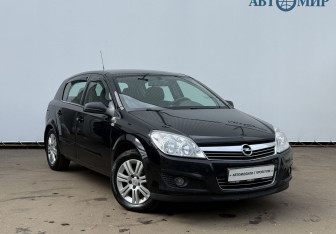 Подержанный автомобиль Opel Astra Hatchback 2008 года (3 фото)