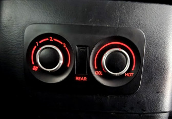 Подержанный автомобиль Mitsubishi Pajero 2013 года (16 фото)