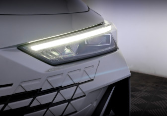 Подержанный автомобиль Changan UNI-V 2024 года (17 фото)