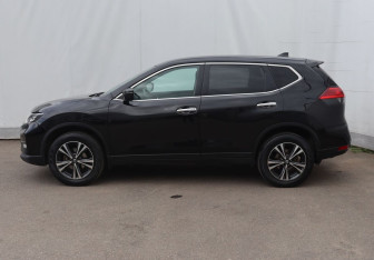 Подержанный автомобиль Nissan X-Trail 2019 года (8 фото)