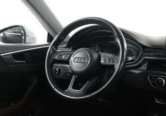 Подержанный автомобиль Audi A5 Liftback 2017 года (15 фото)