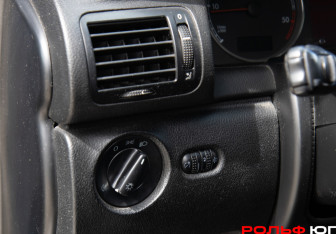 Подержанный автомобиль Volkswagen Passat Wagon 2002 года (14 фото)