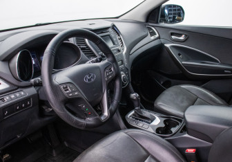 Подержанный автомобиль Hyundai Santa Fe 2016 года (10 фото)