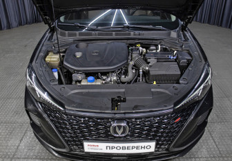 Подержанный автомобиль Changan Eado Plus 2023 года (9 фото)