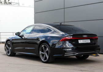 Подержанный автомобиль Audi A7 2019 года (7 фото)