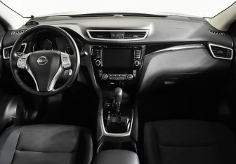 Подержанный автомобиль Nissan Qashqai 2015 года (9 фото)