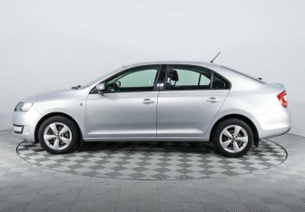 Подержанный автомобиль Skoda Rapid Liftback 2014 года (3 фото)