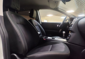 Подержанный автомобиль Nissan Qashqai 2013 года (10 фото)