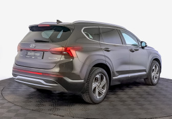 Подержанный автомобиль Hyundai Santa Fe 2021 года (5 фото)