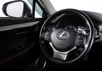 Подержанный автомобиль Lexus NX 2017 года (16 фото)