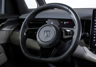 Подержанный автомобиль Zeekr 009 2023 года (25 фото)