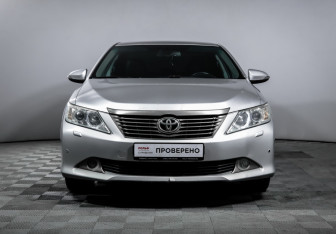 Подержанный автомобиль Toyota Camry Sedan 2013 года (2 фото)