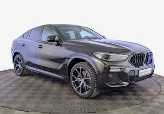 Подержанный автомобиль BMW X6 2021 года (3 фото)
